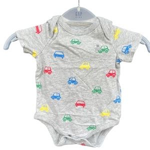 ⭐️⭐️⭐️3 for$12⭐️⭐️⭐️ BABY GAP Car Print Bodysuit SS Heather Gray Size 3-6